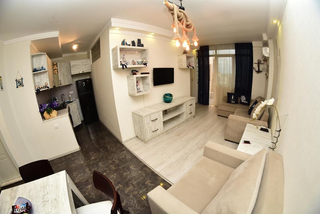 Stars Apartment Batoemi Buitenkant foto